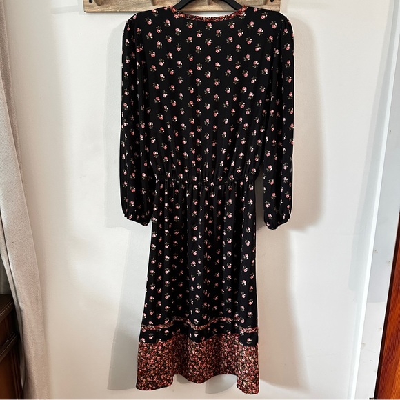 NEW YORK AND COMPANY | Women’s Navy Ditsy Floral Dress size Small - Picture 2 of 9